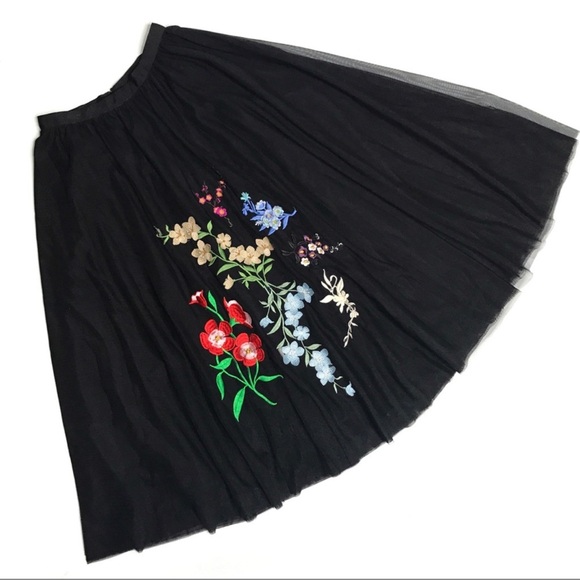 Anthropologie Sachin and Baby Embroidered Floristic Skirt Size 2 - Picture 3 of 8